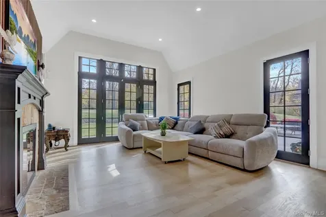 119 Wheatley Road Old Westbury NY 11568