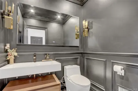 119 Wheatley Road Old Westbury NY 11568