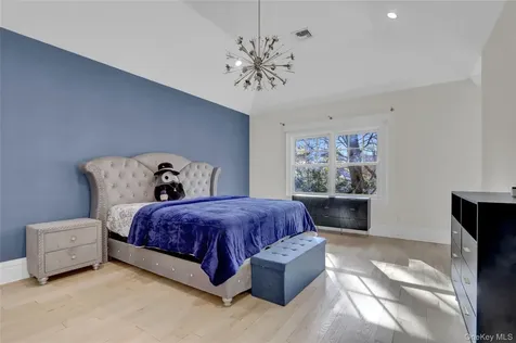 119 Wheatley Road Old Westbury NY 11568