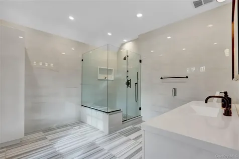 119 Wheatley Road Old Westbury NY 11568