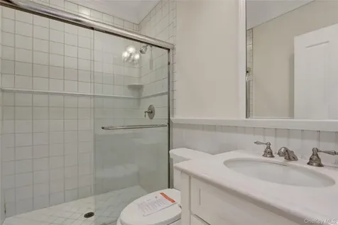 119 Wheatley Road Old Westbury NY 11568