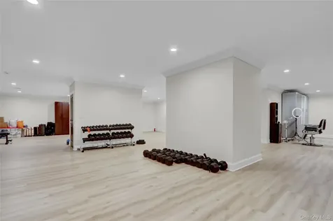 119 Wheatley Road Old Westbury NY 11568