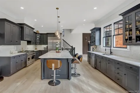 119 Wheatley Road Old Westbury NY 11568