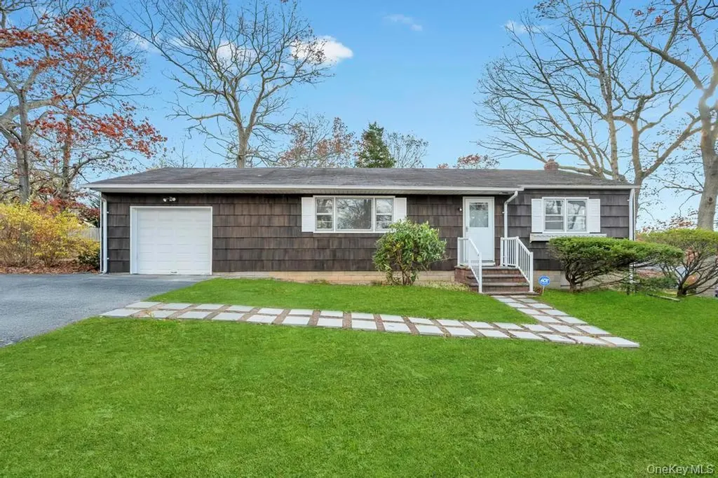 4 Washington Avenue Smithtown NY 11787