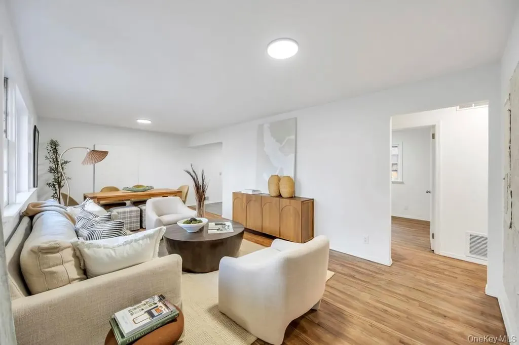 4 Washington Avenue Smithtown NY 11787