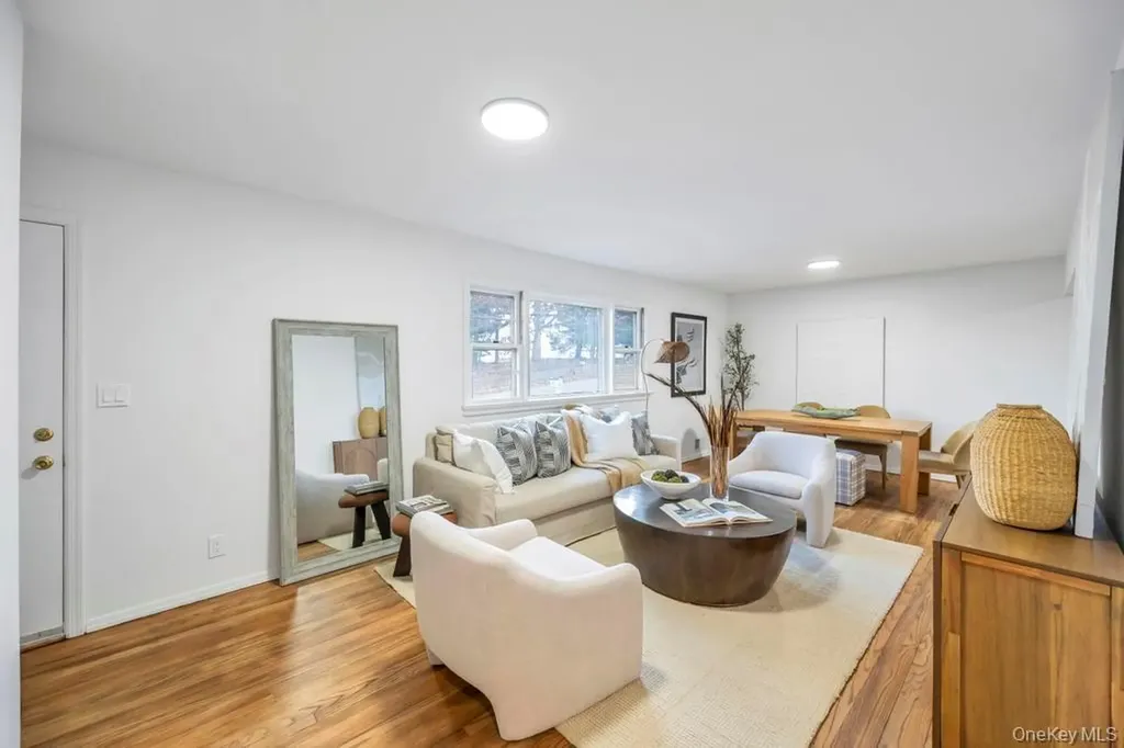 4 Washington Avenue Smithtown NY 11787