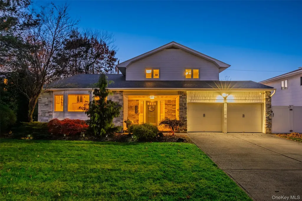 1734 Roberta Lane Merrick NY 11566