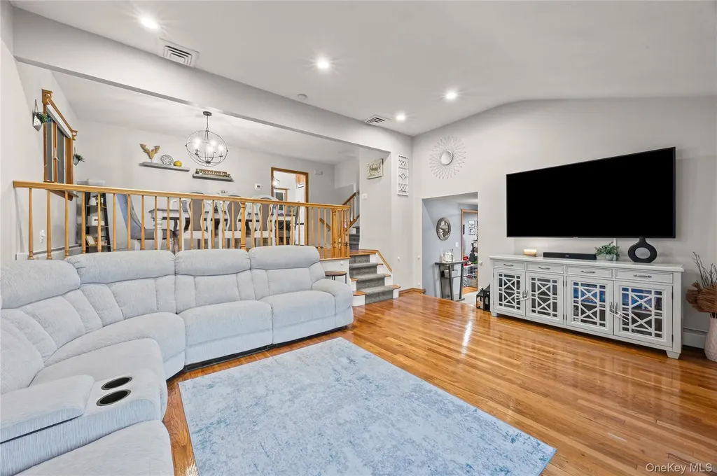 1734 Roberta Lane Merrick NY 11566