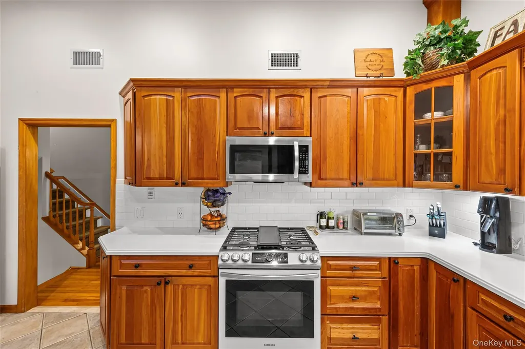 1734 Roberta Lane Merrick NY 11566
