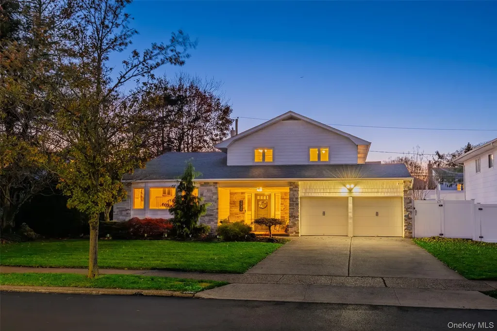 1734 Roberta Lane Merrick NY 11566