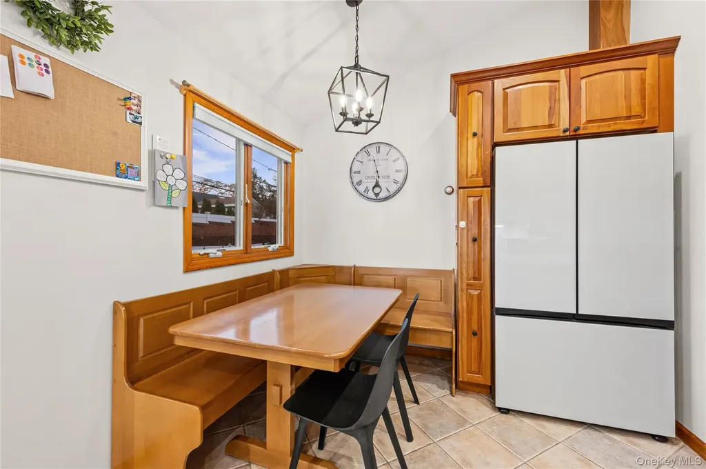 1734 Roberta Lane Merrick NY 11566
