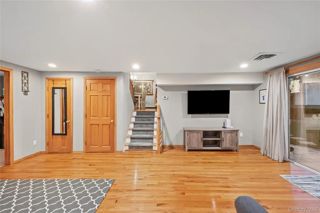 1734 Roberta Lane Merrick NY 11566