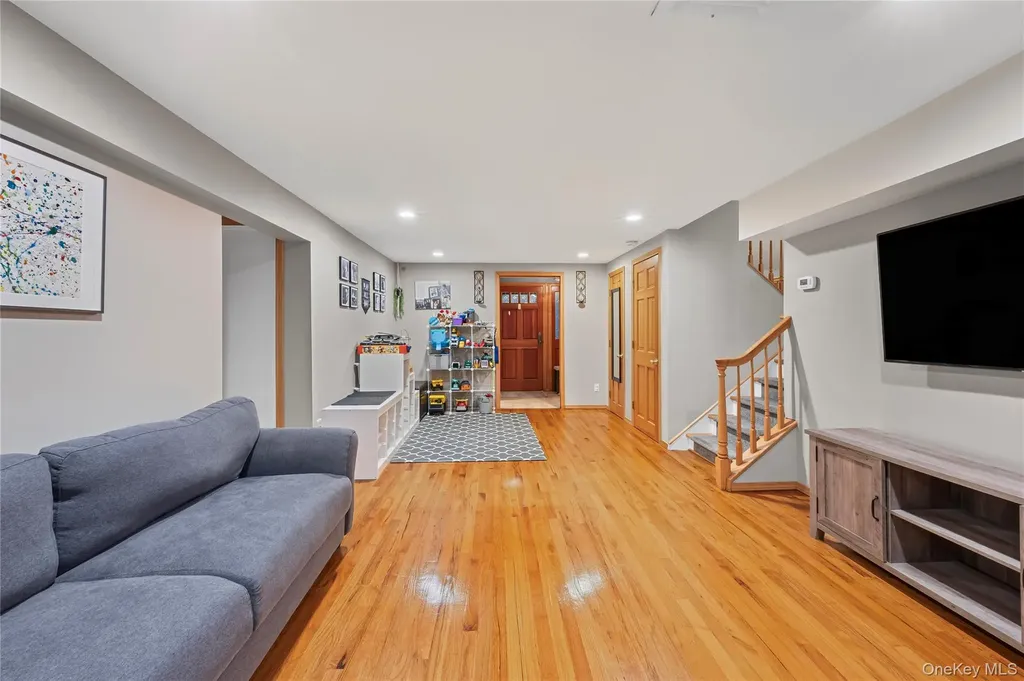 1734 Roberta Lane Merrick NY 11566