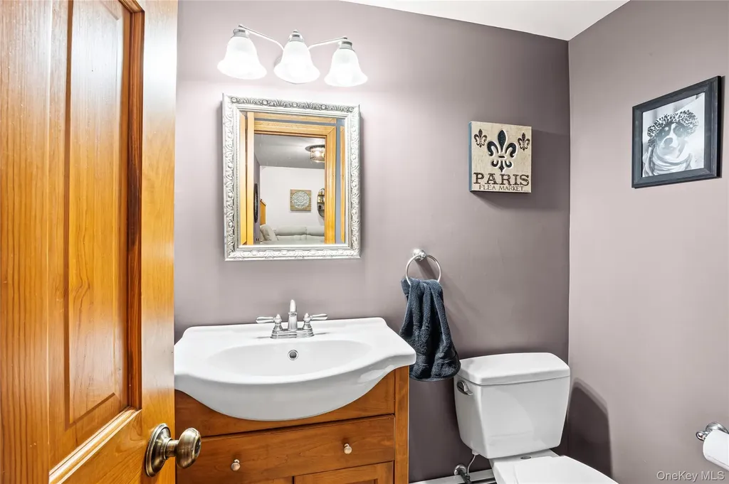1734 Roberta Lane Merrick NY 11566
