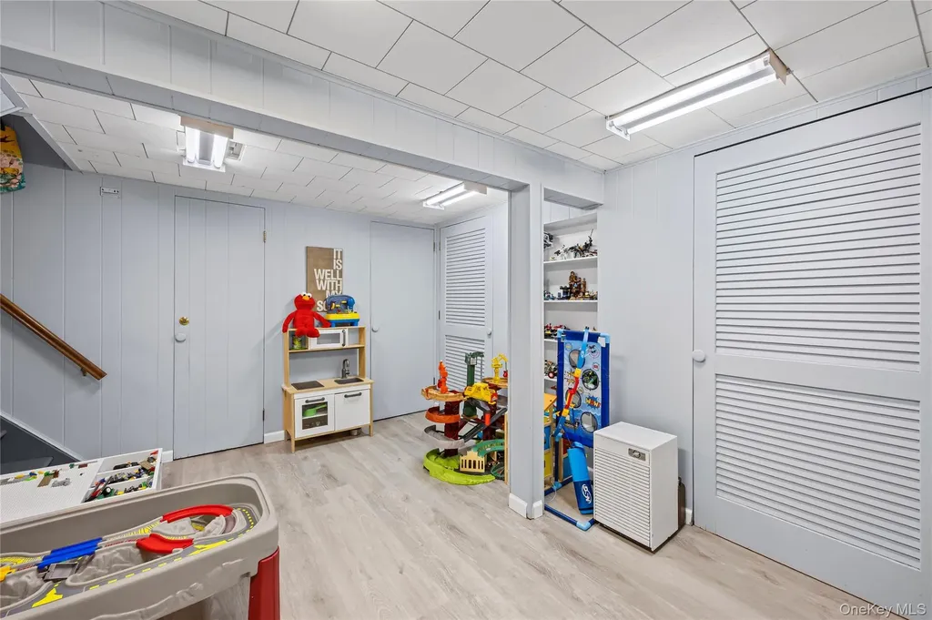 1734 Roberta Lane Merrick NY 11566