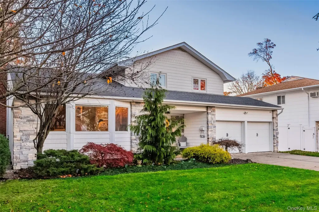 1734 Roberta Lane Merrick NY 11566