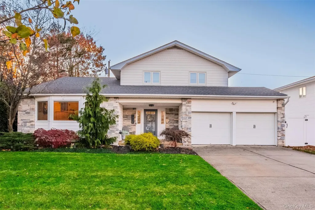 1734 Roberta Lane Merrick NY 11566