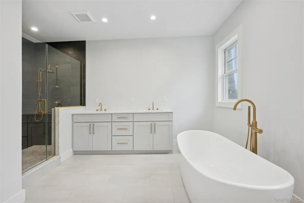 150 Deer Run Southold NY 11971