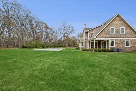150 Deer Run Southold NY 11971