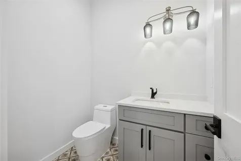 150 Deer Run Southold NY 11971