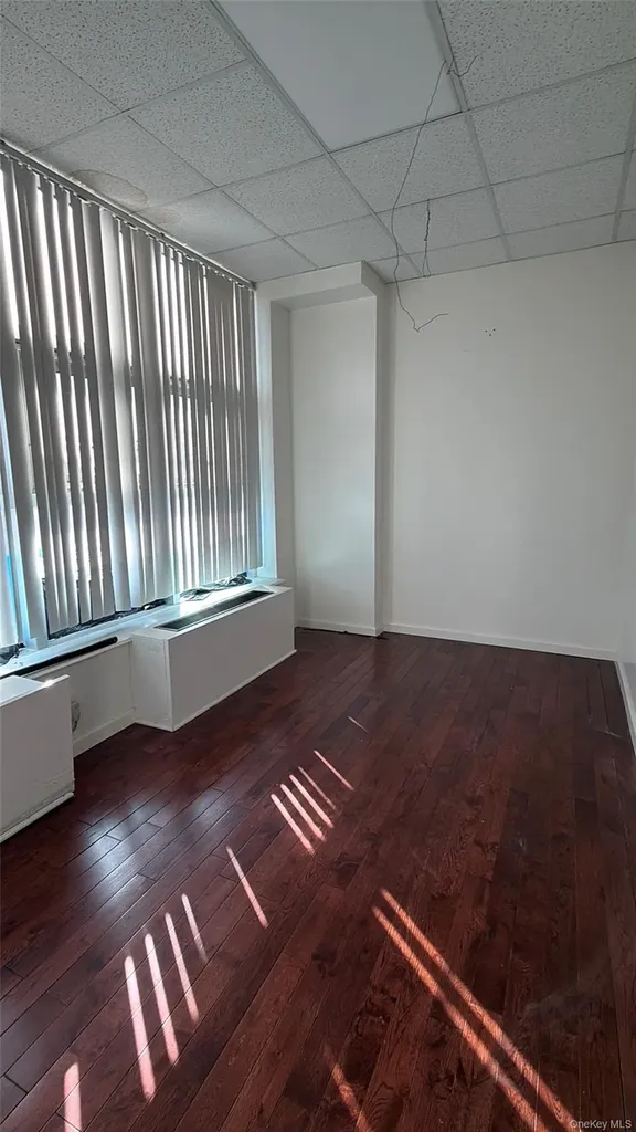 135-11 40th Road Flushing NY 11354