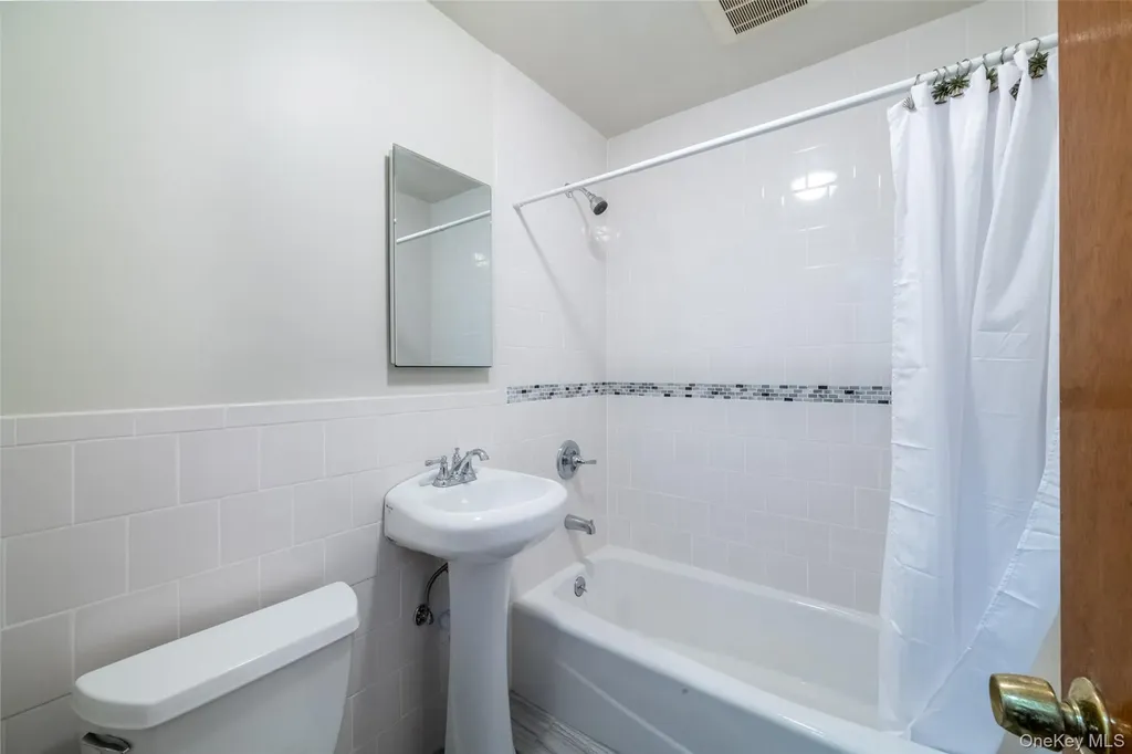 10 Pell Place Bronx NY 10464