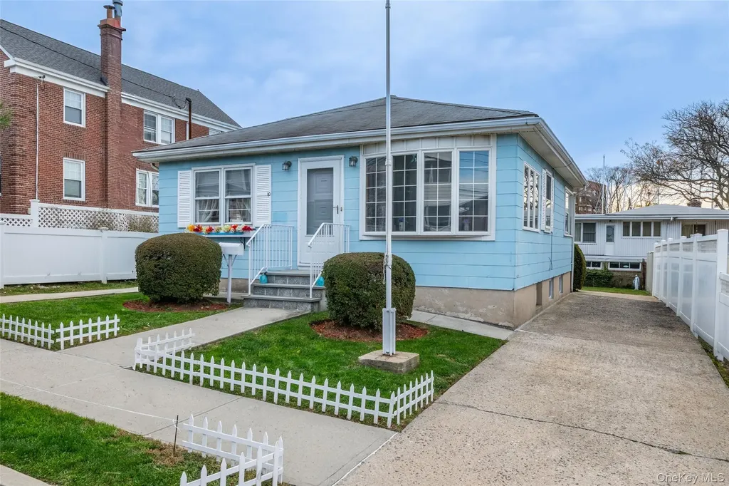 10 Pell Place Bronx NY 10464