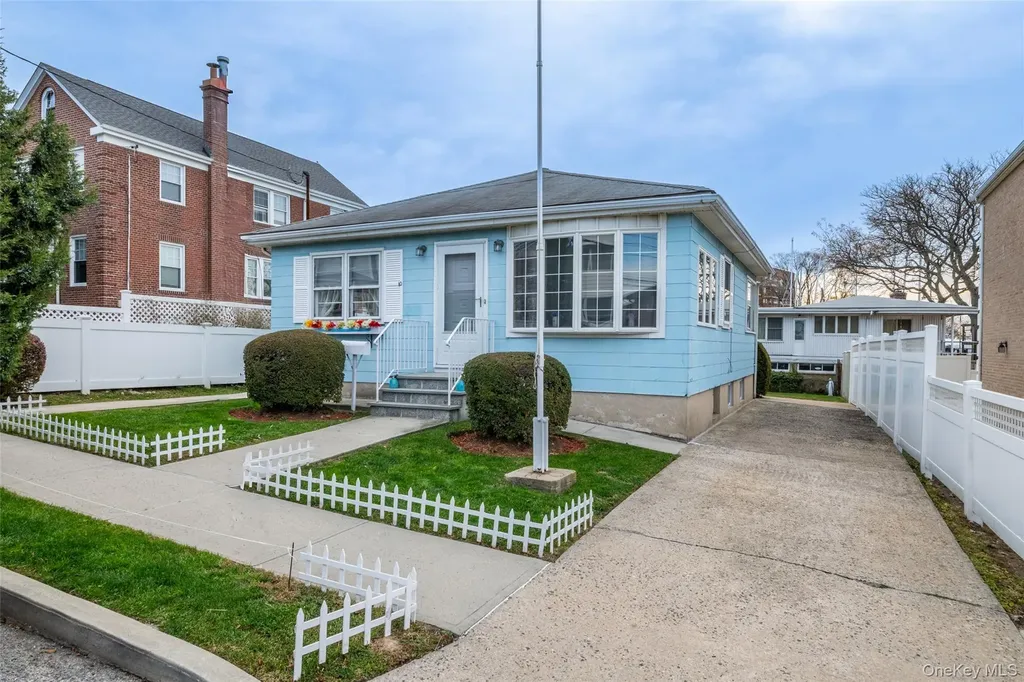 10 Pell Place Bronx NY 10464