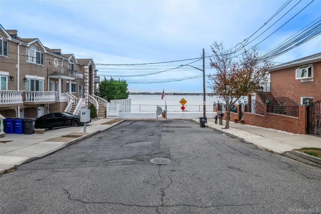 10 Pell Place Bronx NY 10464