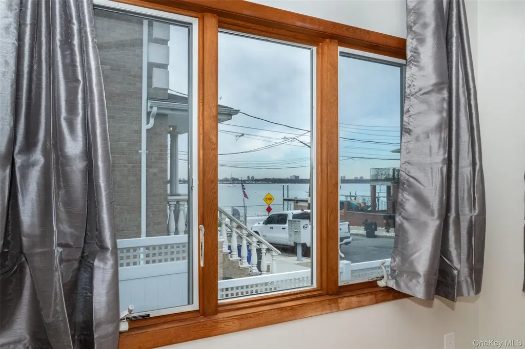 10 Pell Place Bronx NY 10464