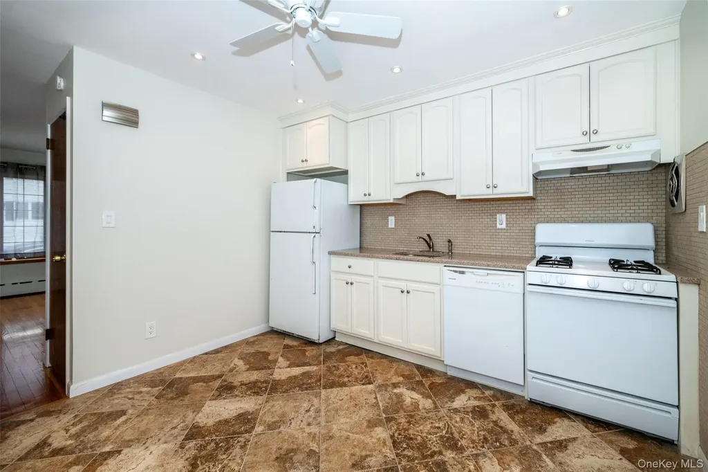 10 Pell Place Bronx NY 10464