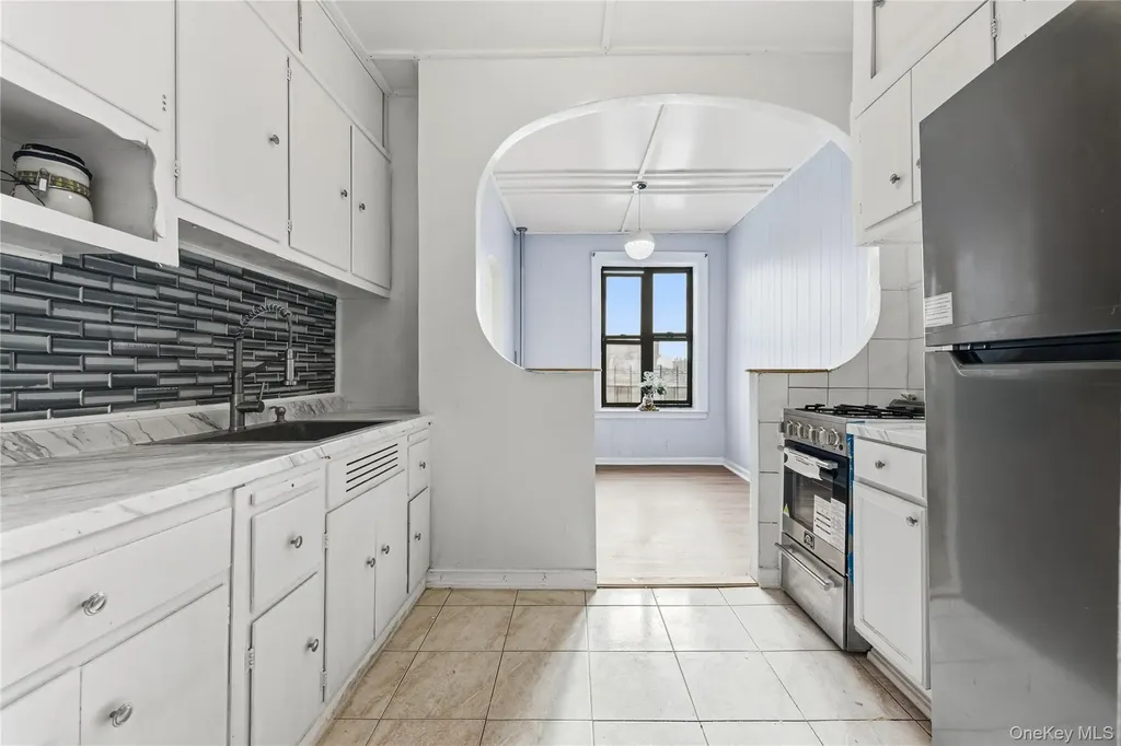 2922 Barnes Avenue Bronx NY 10467