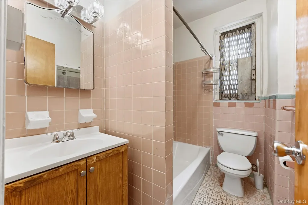 2922 Barnes Avenue Bronx NY 10467
