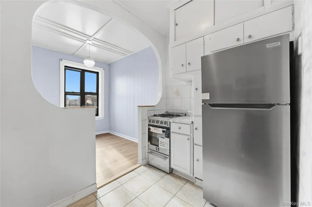 2922 Barnes Avenue Bronx NY 10467