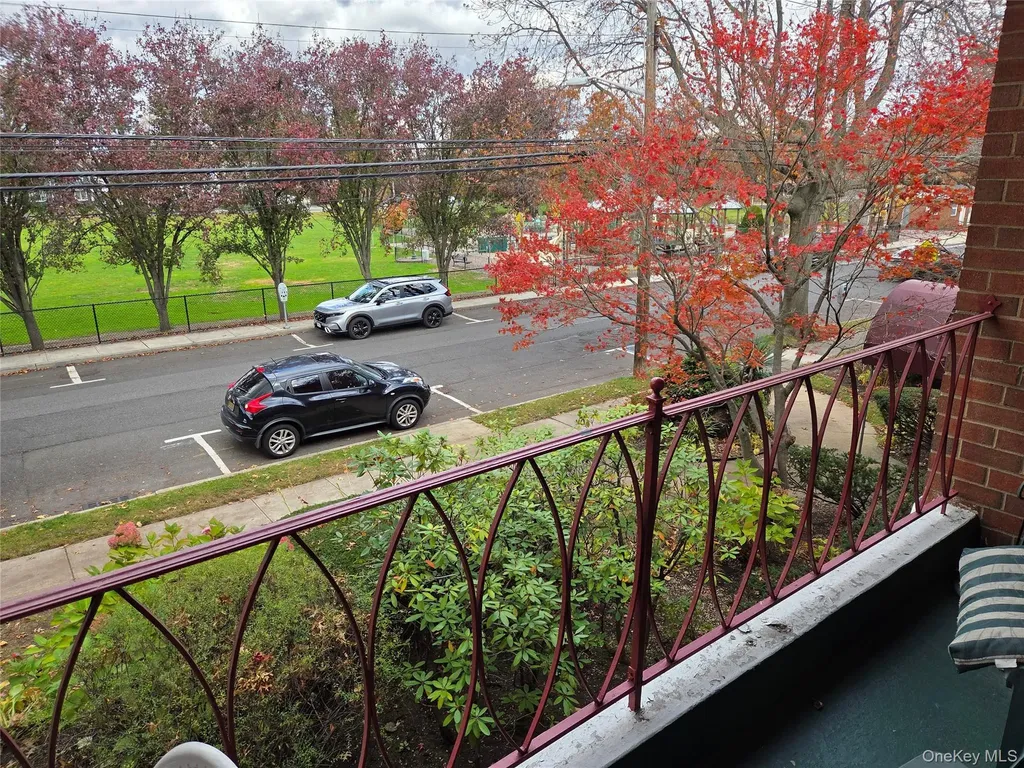 463 Summit Avenue Cedarhurst NY 11516