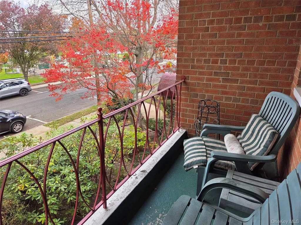 463 Summit Avenue Cedarhurst NY 11516