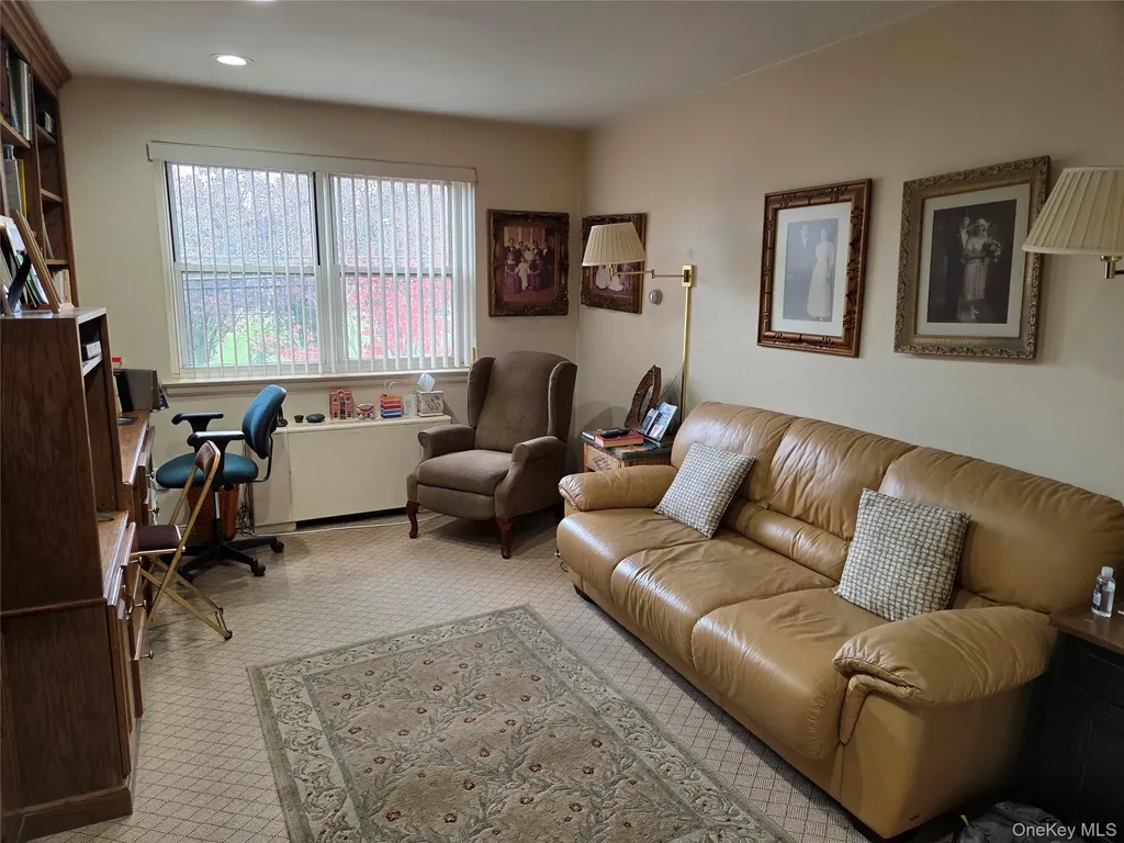 463 Summit Avenue Cedarhurst NY 11516