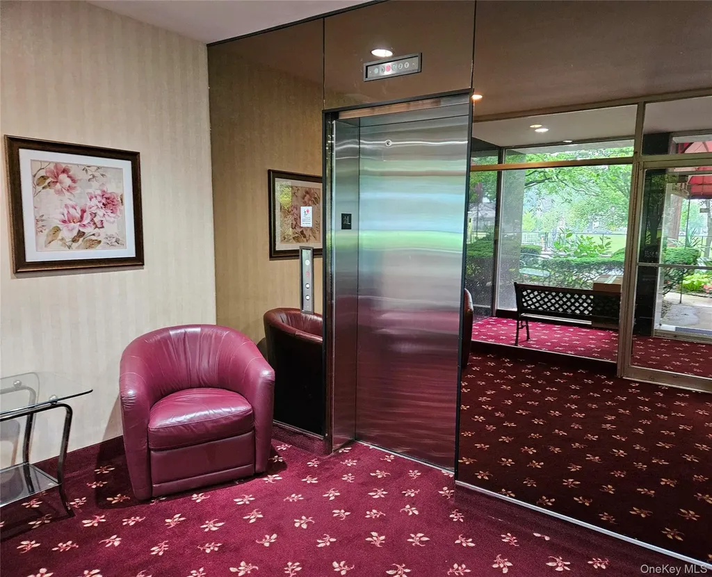 463 Summit Avenue Cedarhurst NY 11516