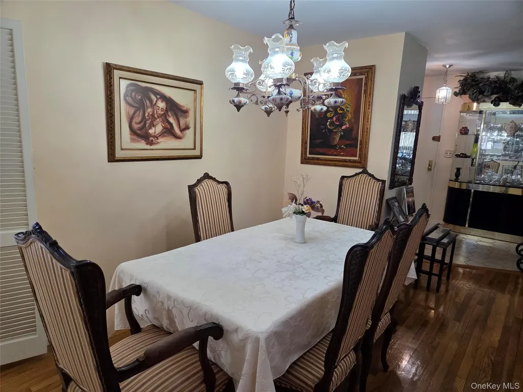 463 Summit Avenue Cedarhurst NY 11516