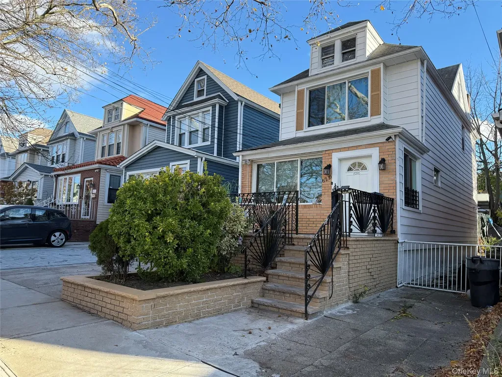 62-16 80th Avenue Glendale NY 11385
