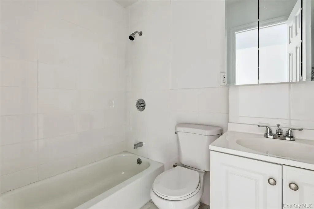 60-11 Broadway Woodside NY 11377