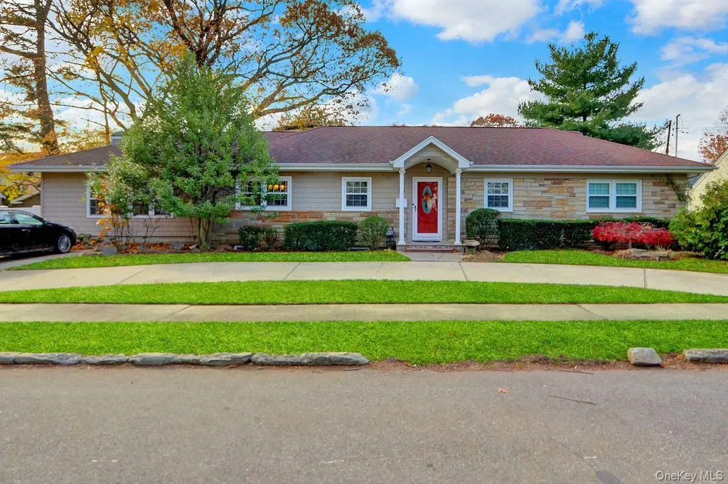 25 Sterling Place Malverne NY 11565