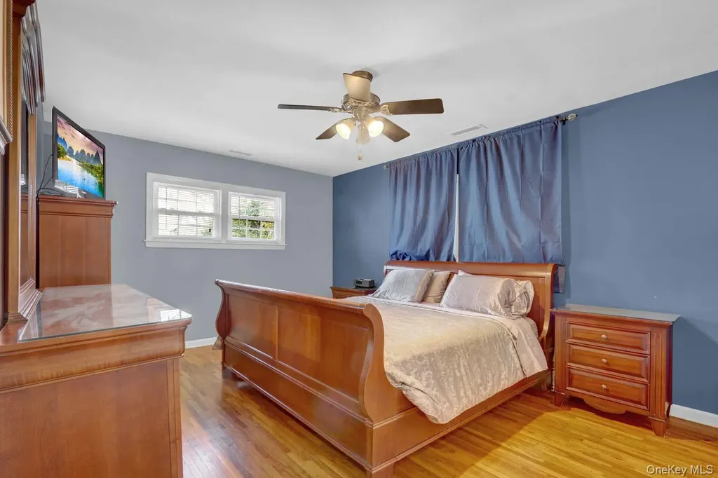 25 Sterling Place Malverne NY 11565