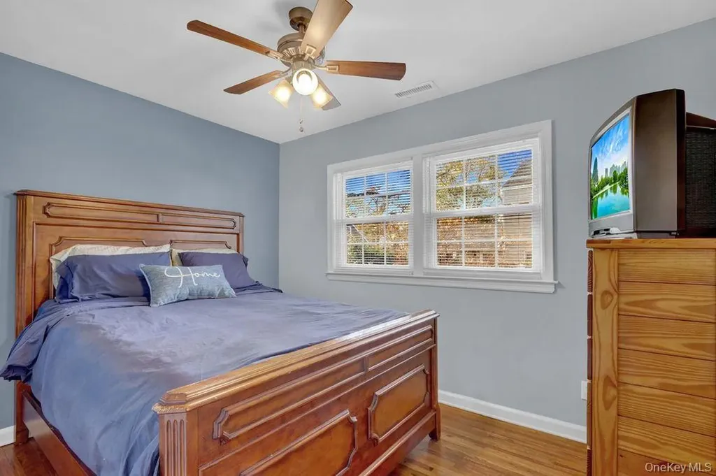 25 Sterling Place Malverne NY 11565