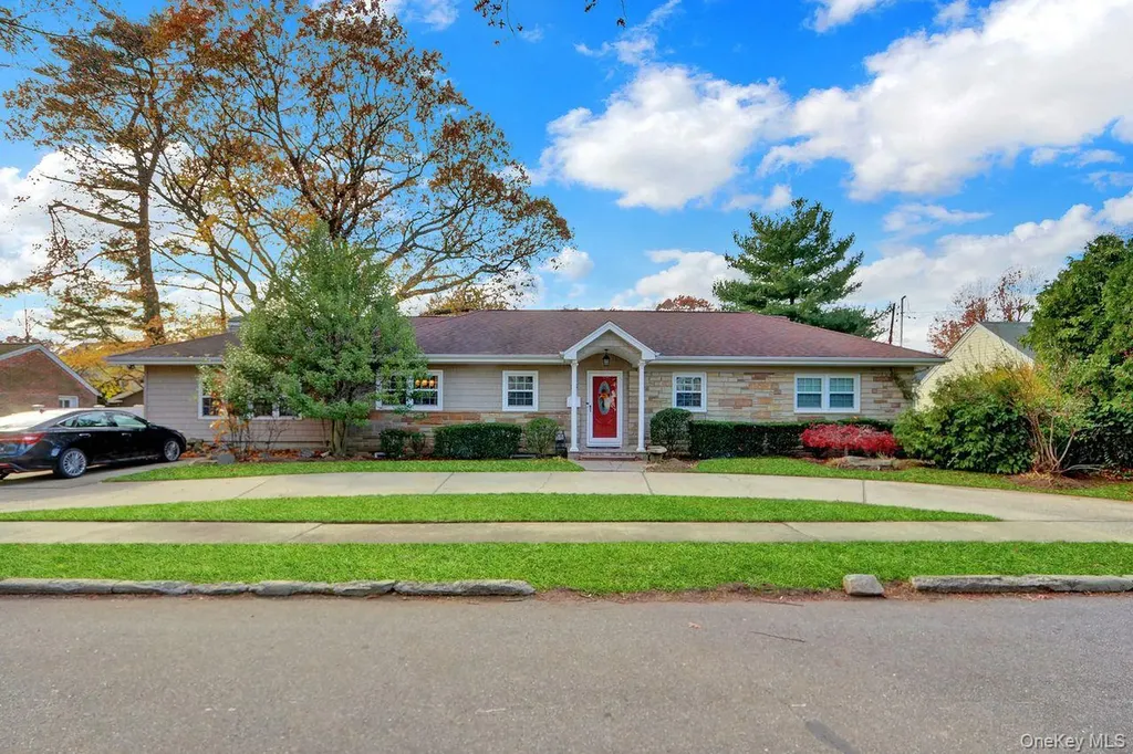 25 Sterling Place Malverne NY 11565