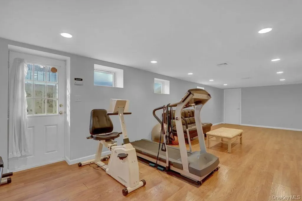 25 Sterling Place Malverne NY 11565