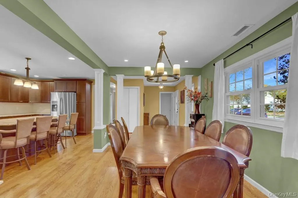 25 Sterling Place Malverne NY 11565