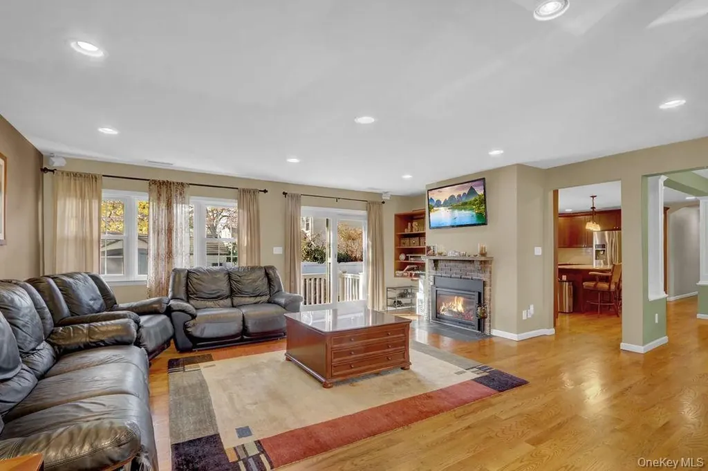 25 Sterling Place Malverne NY 11565