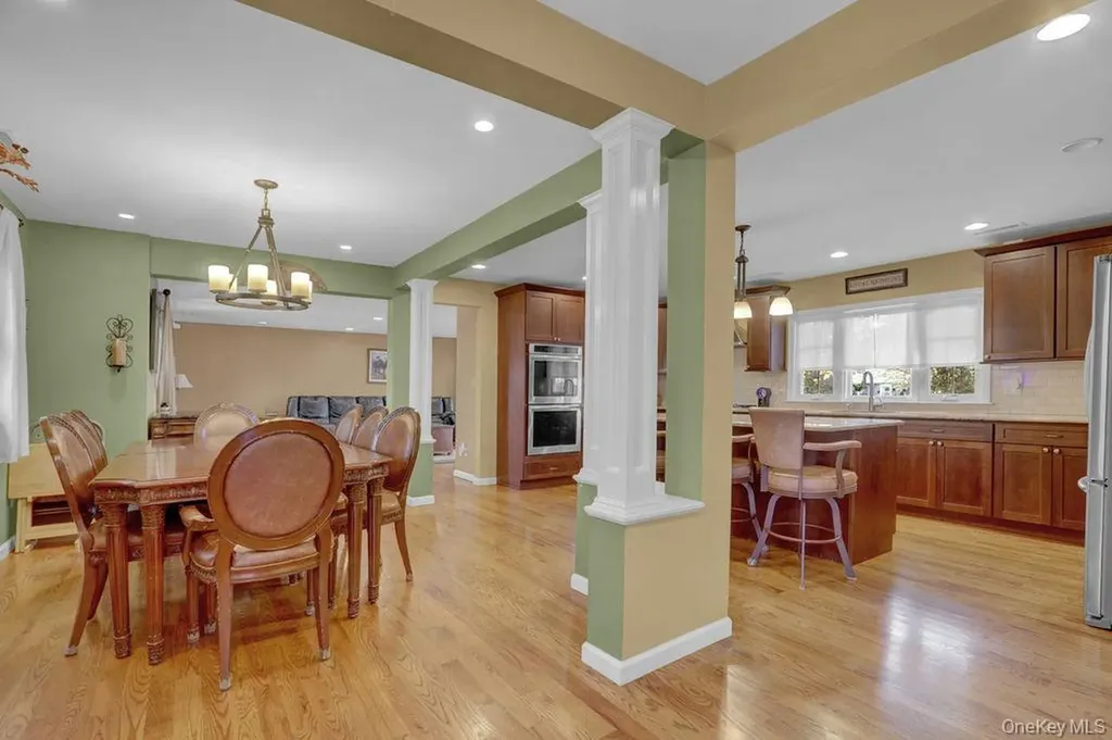 25 Sterling Place Malverne NY 11565