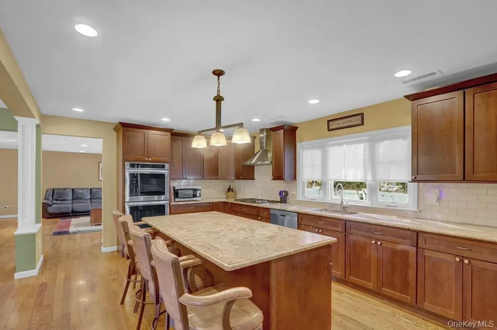 25 Sterling Place Malverne NY 11565